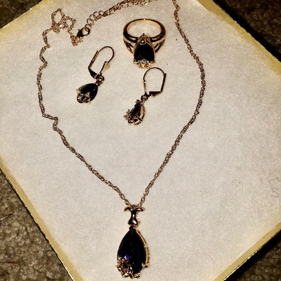 NEW TEAR DROP NECKLACE/EARRING/RING SET - Picture 3 of 4